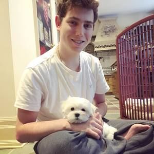 Meet your Posher, Elliot